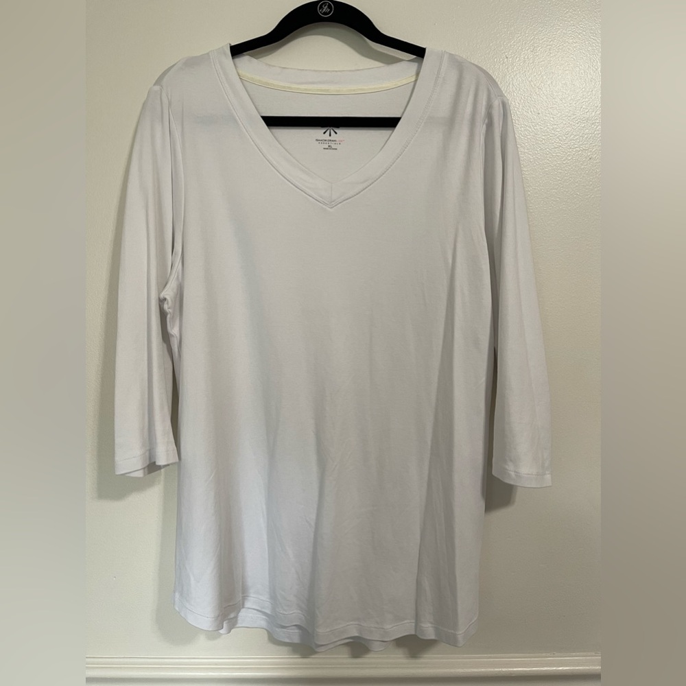 3/4 length white shirt